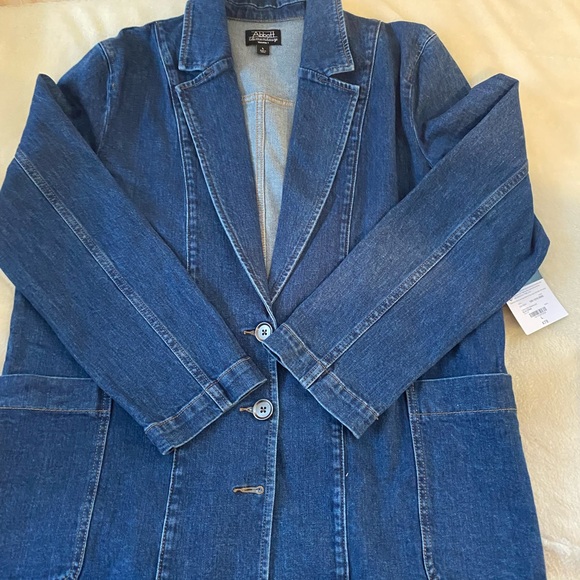 NWT Abbott Elementary Women's Long Sleeve Denim Jacket - Picture 4 of 5